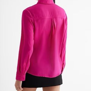 Relaxed Ruffle Neck Portofino Shirt |
Express-Neon Berry